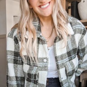 NWT! Abercrombie & Fitch Women’s Plaid Sherpa Shirt Jacket